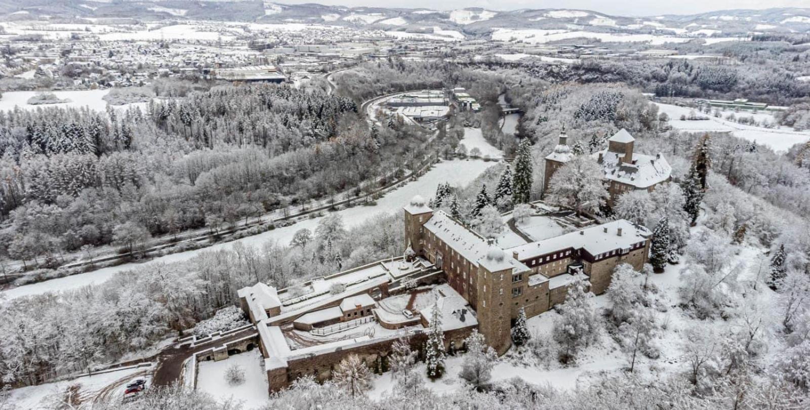 Hotel Und Restaurant Burg Schnellenberg Attendorn Eksteriør billede